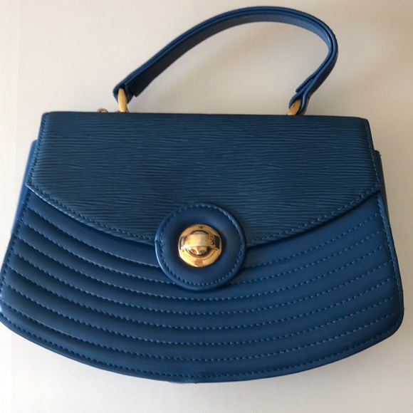 Handbags - 🎅🏻🎉🎅🏻🎉Vintage Handbag🎅🏻🎉🎅🏻🎉